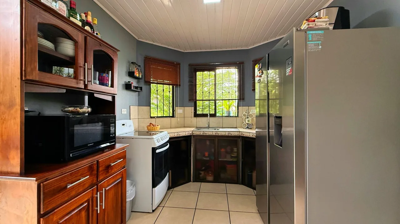 3 BR Family Home in General Viejo Perez Zeledon — photo 3