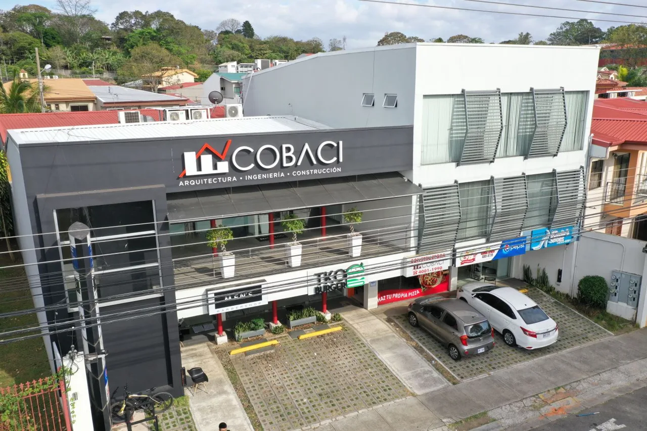 Commercial Building on High-Traffic Commercial Street with Excellent Frontage