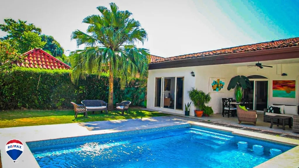 Beachside Modern Remodeled Home Ι Costa del Sol