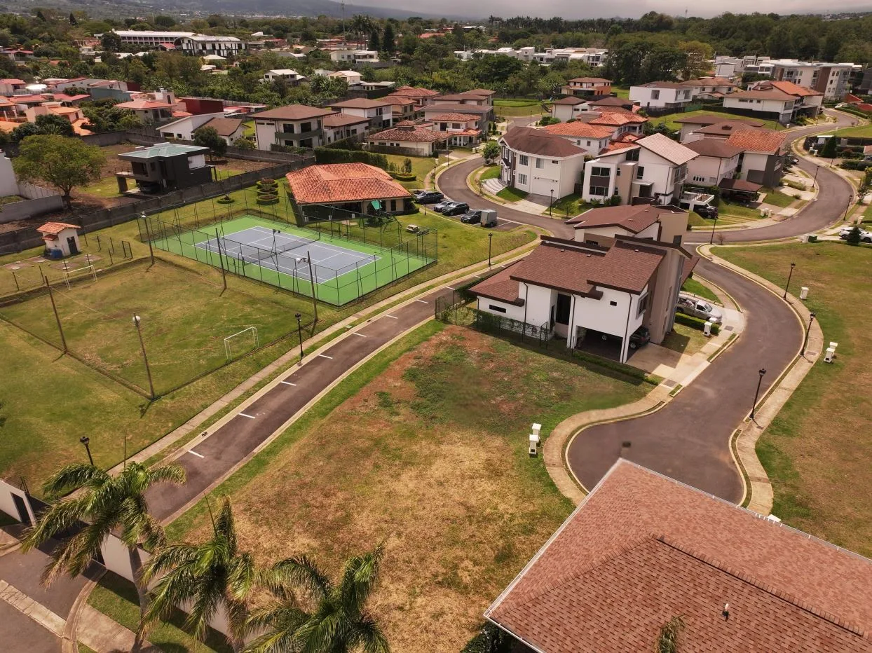 Premium Lot for Sale in Santo Tomás Condominium, Santo Domingo, Heredia