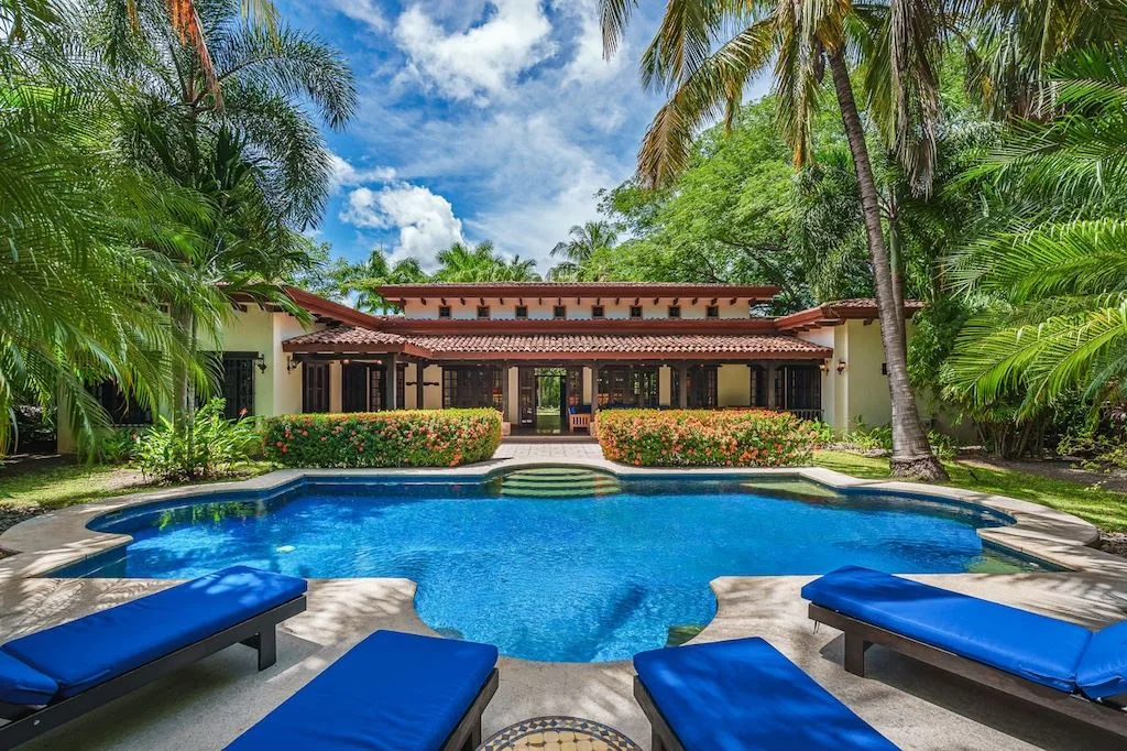 Casa Nibbana ~ Expansive 4 Bedroom Villa in Hacienda Pinilla