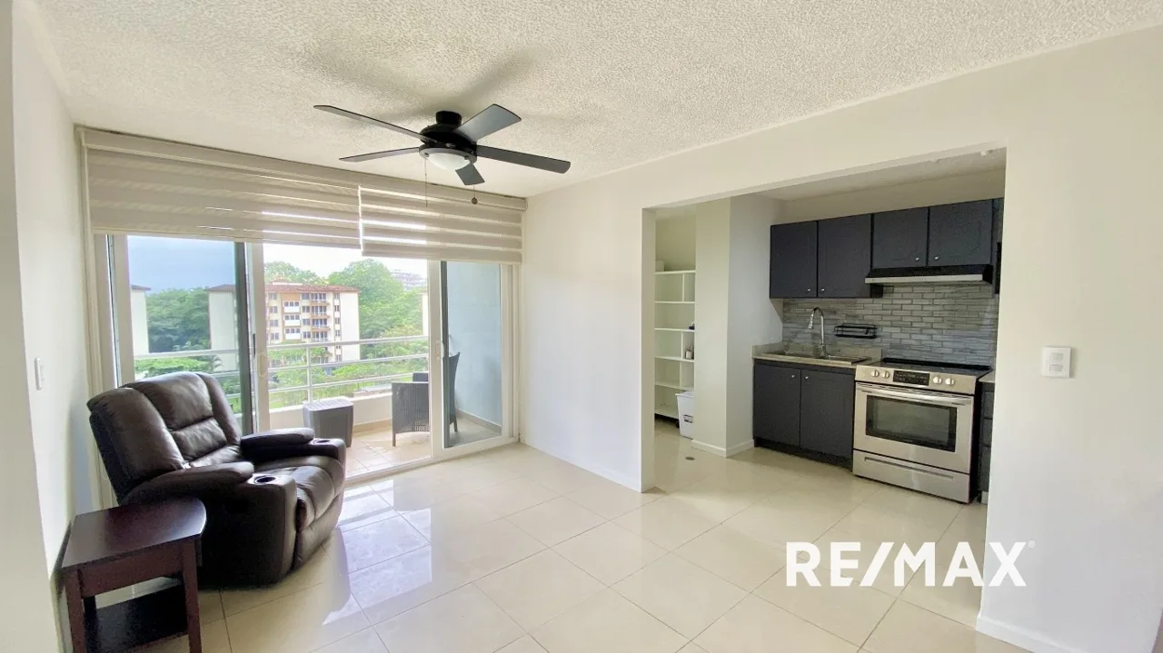 Welcome to Your Dream Penthouse in Costa Linda, Jaco Beach!