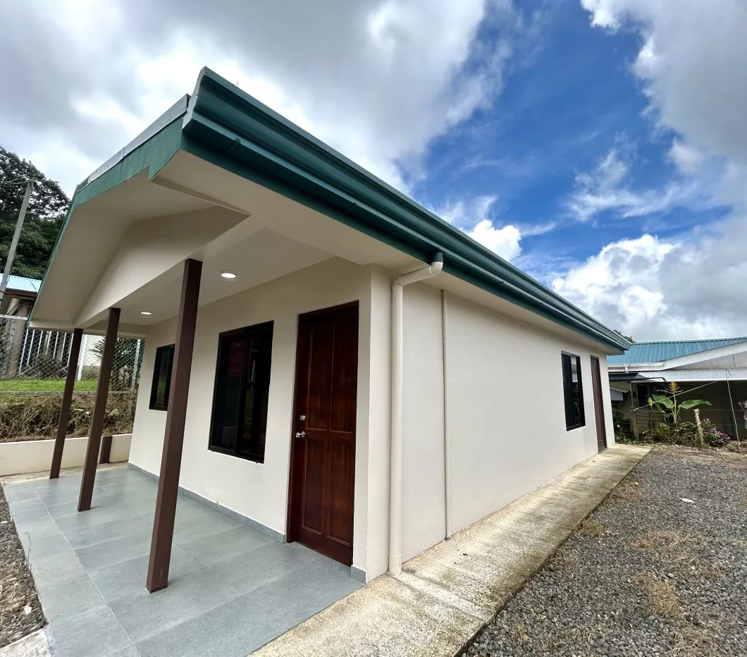 Renovated &amp; Modern 2 Bedroom Home in Nuevo Arenal - Great Starter, Rental or Retirement Option with SELLER FINANCING!