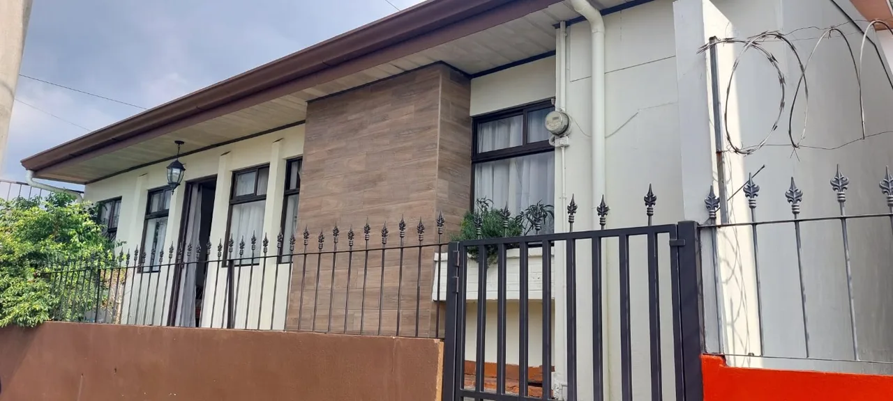Commercial property for rent in Grecia