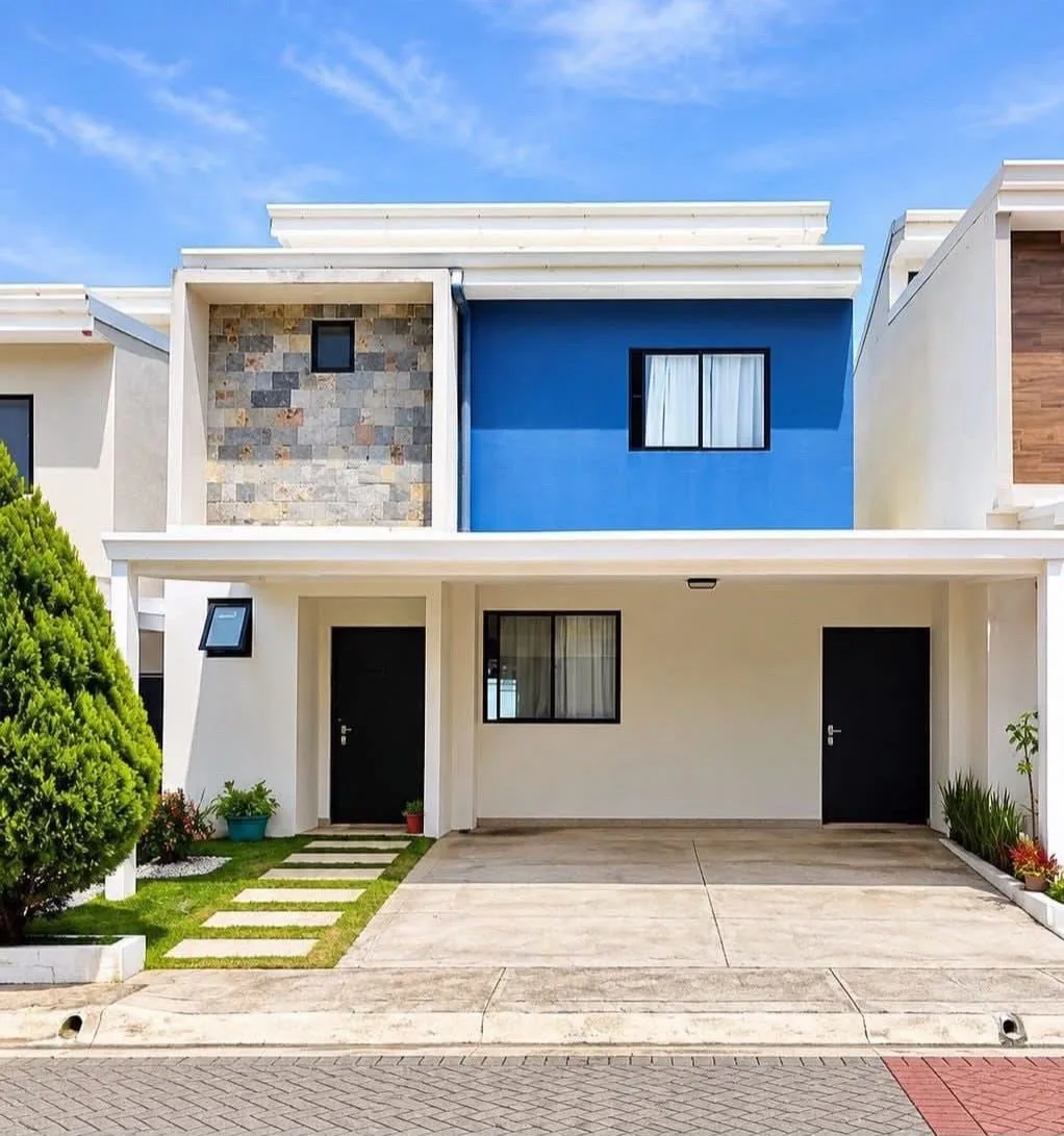 House in Vista de las Flores Condominium, Ulloa de Heredia