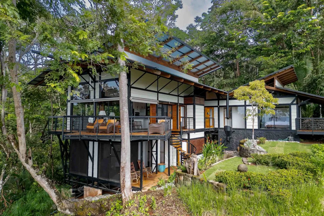 Ocean View Alazan Villa Near Manuel Antonio – Luxurious Nature's Oasis