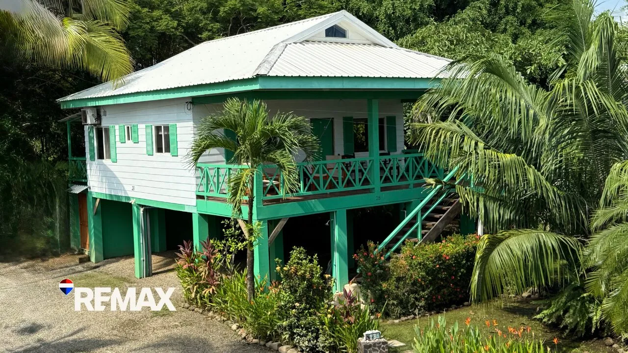 Charming Bungalow Just Steps from the Beach in Playa Hermosa