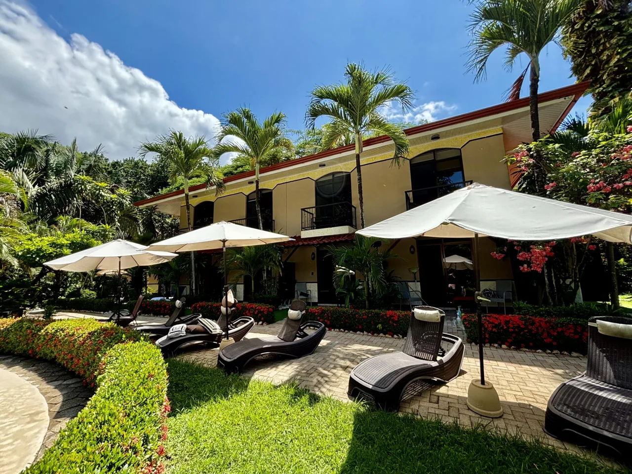 SPECTACULAR HOTEL IN SAMARA BEACH