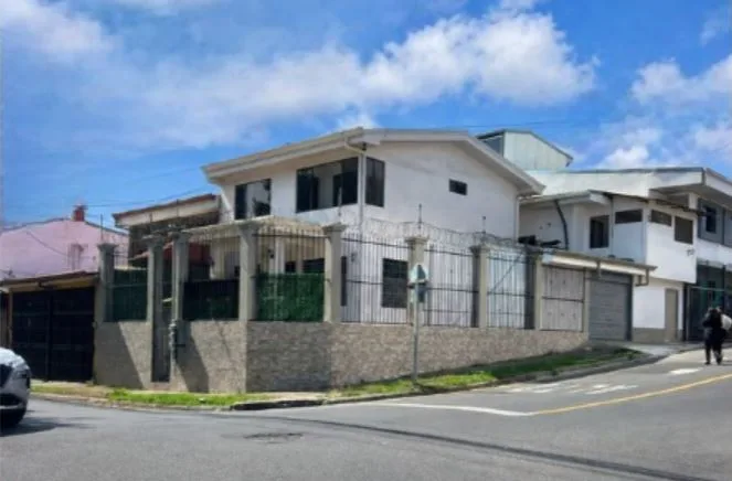 Property for Sale with House and 2 Apartments – Ideal for Investment Cuatro Reinas, Tibás