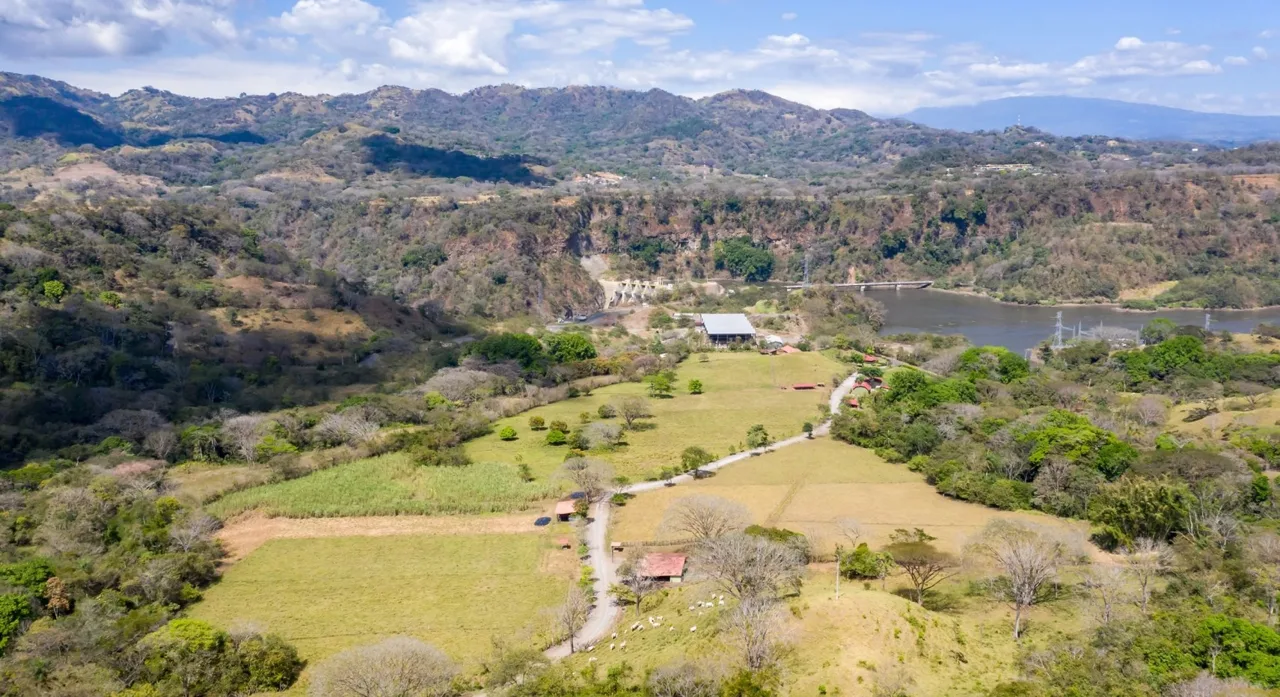 Entire 91 lot community with home, farm, commercial and restaurant for sale 10 min. from highway 27. — photo 4