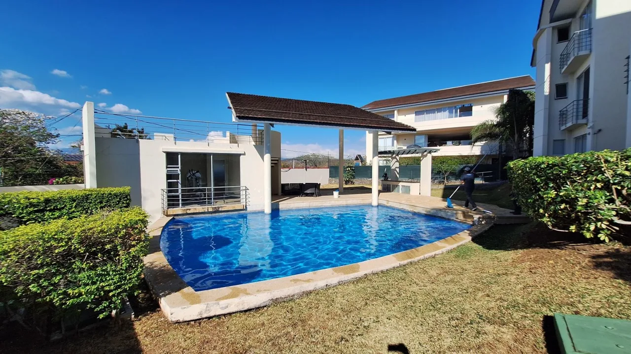 Penthouse apartment in Condominio Vereda del Río, Santa Ana