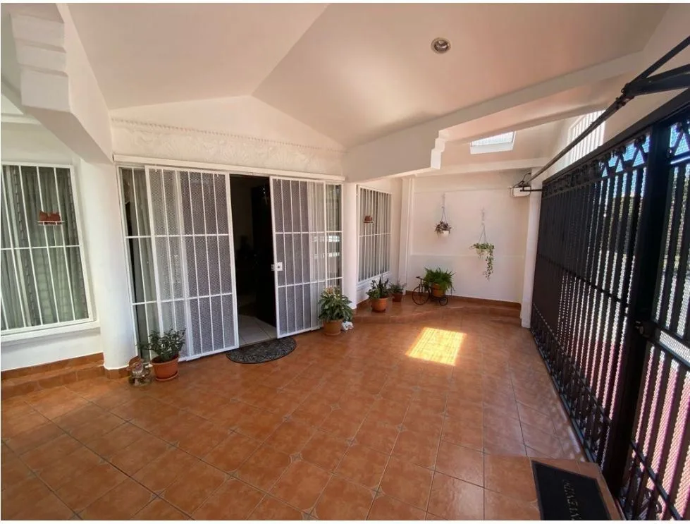 Beautiful House for sale in La Giralda, Alajuela – Safe and central location, 10 minutes from downtown and the airport