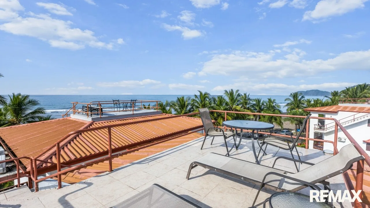 Bahia Azul Oceanfront 3-bed with private rooftop terrace
