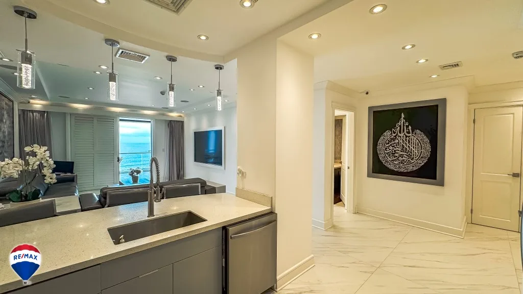 Luxurious 10th Floor Beachfront Condo I Jaco Beach