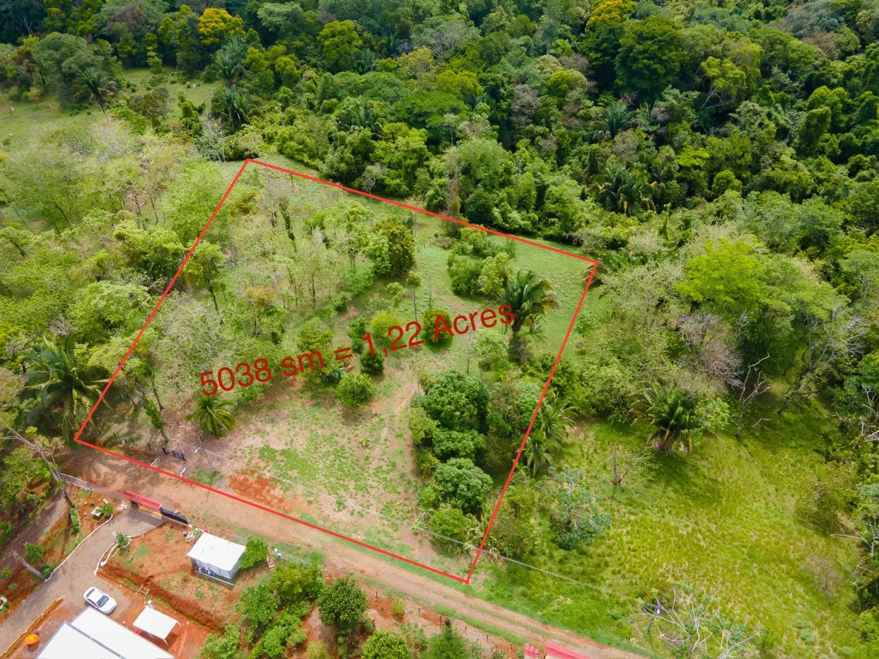 Stunning vacant land is located in Quepos