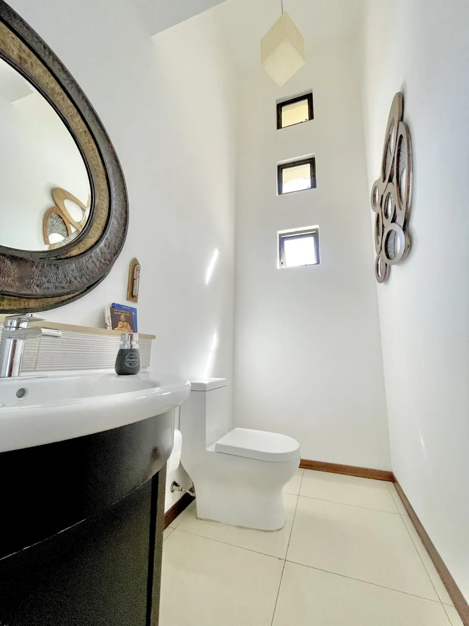 FOR SALE-Spectacular house in GATED COMMUNITY surrounded by nature in CIUDAD COLON, San José, Costa Rica — photo 5