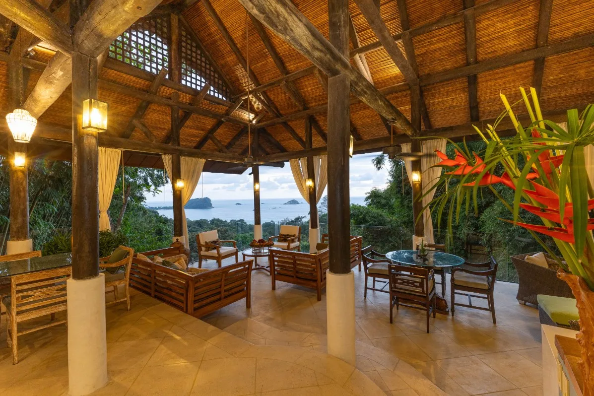 Casa Vista Azul, A Luxurious Retreat in Manuel Antonio