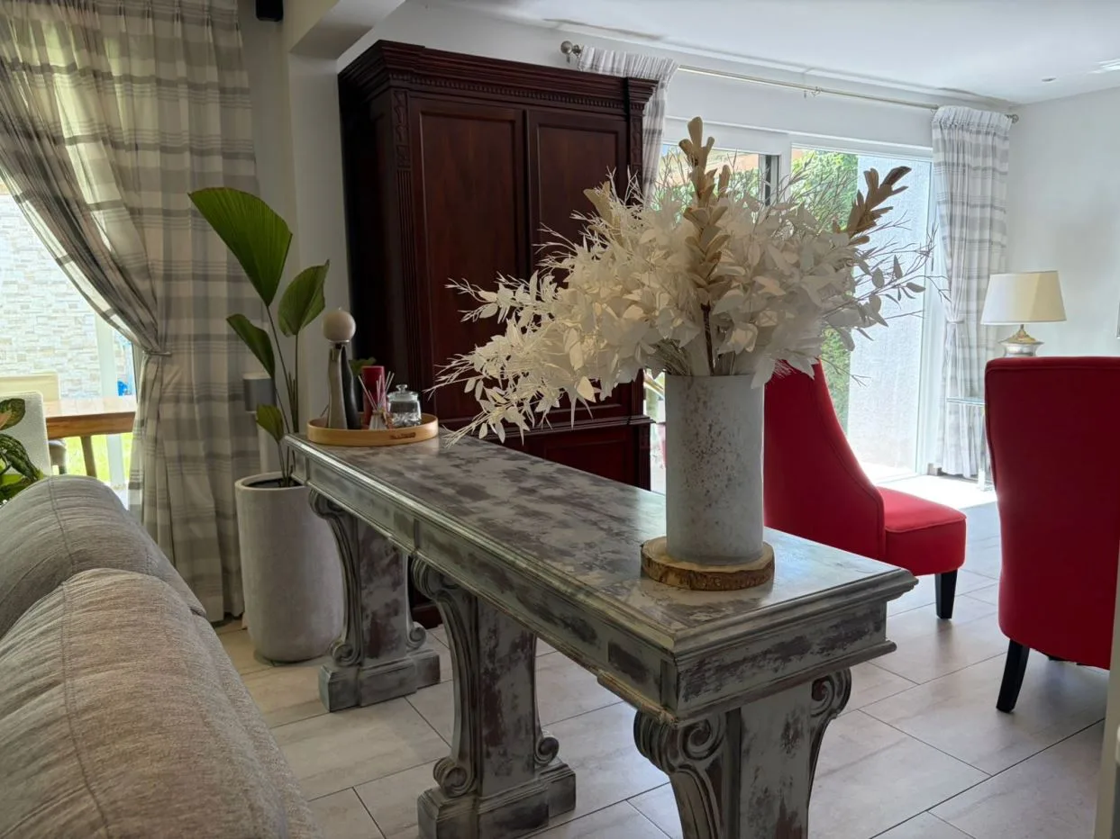 Elegance and Spaciousness in Altos de Guachipelín – Casa Frescura FV