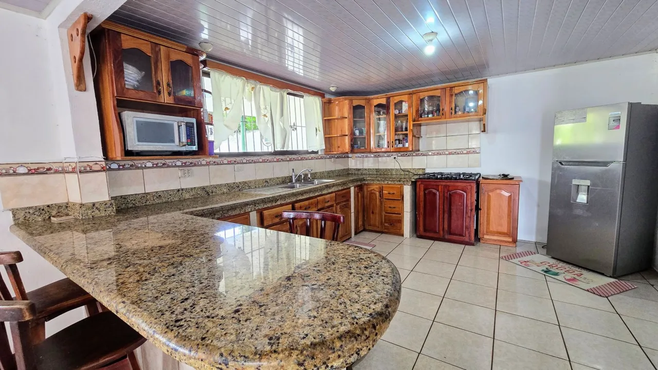 Beautiful home for sale with in a epic location in Perez zeledon Costa Rica — photo 5