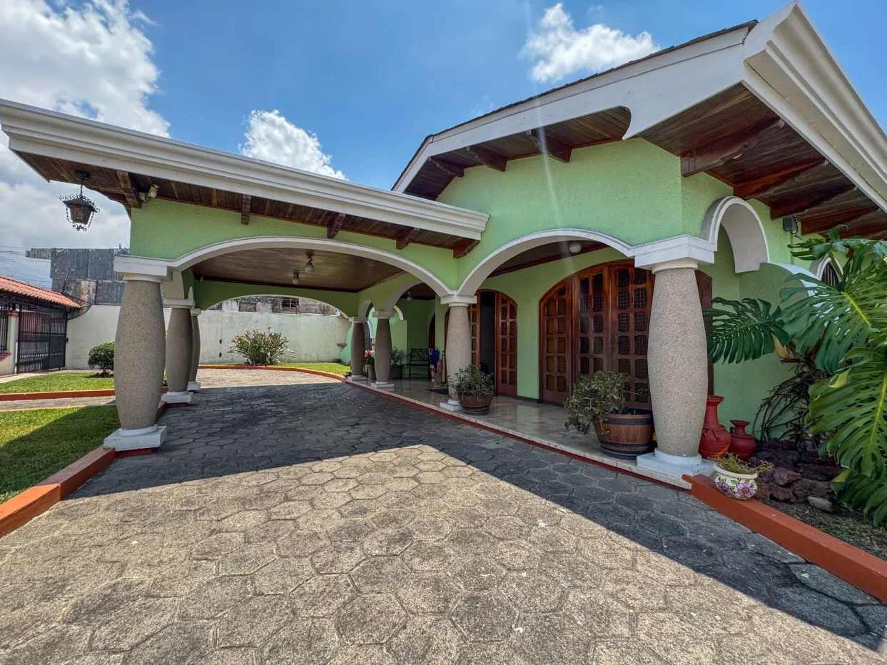 Prime 1,031 m² Property for Business in Cartago