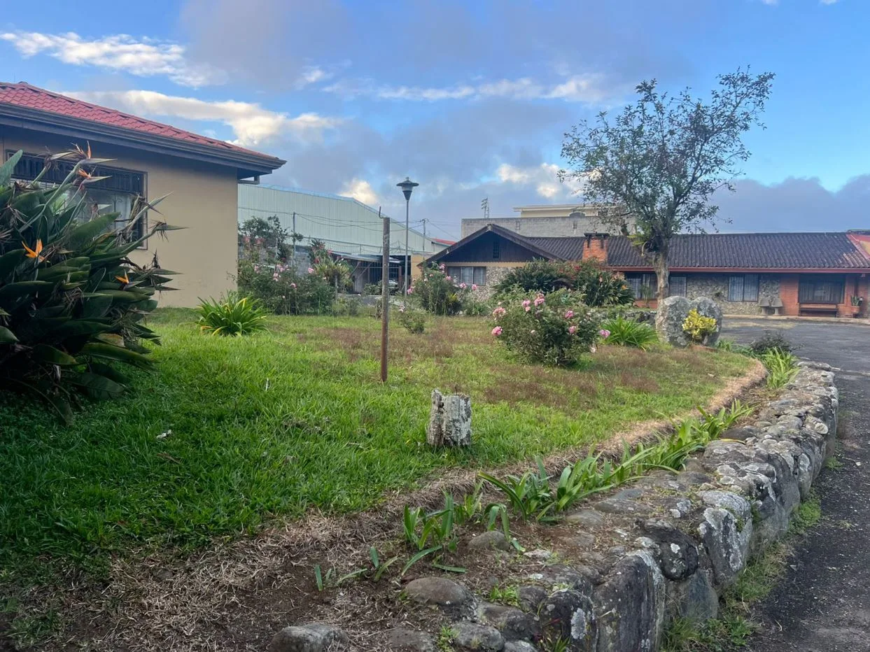 Prime commercial lot in Paraíso, Cartago. MM Terreno de alta exposición comercial,