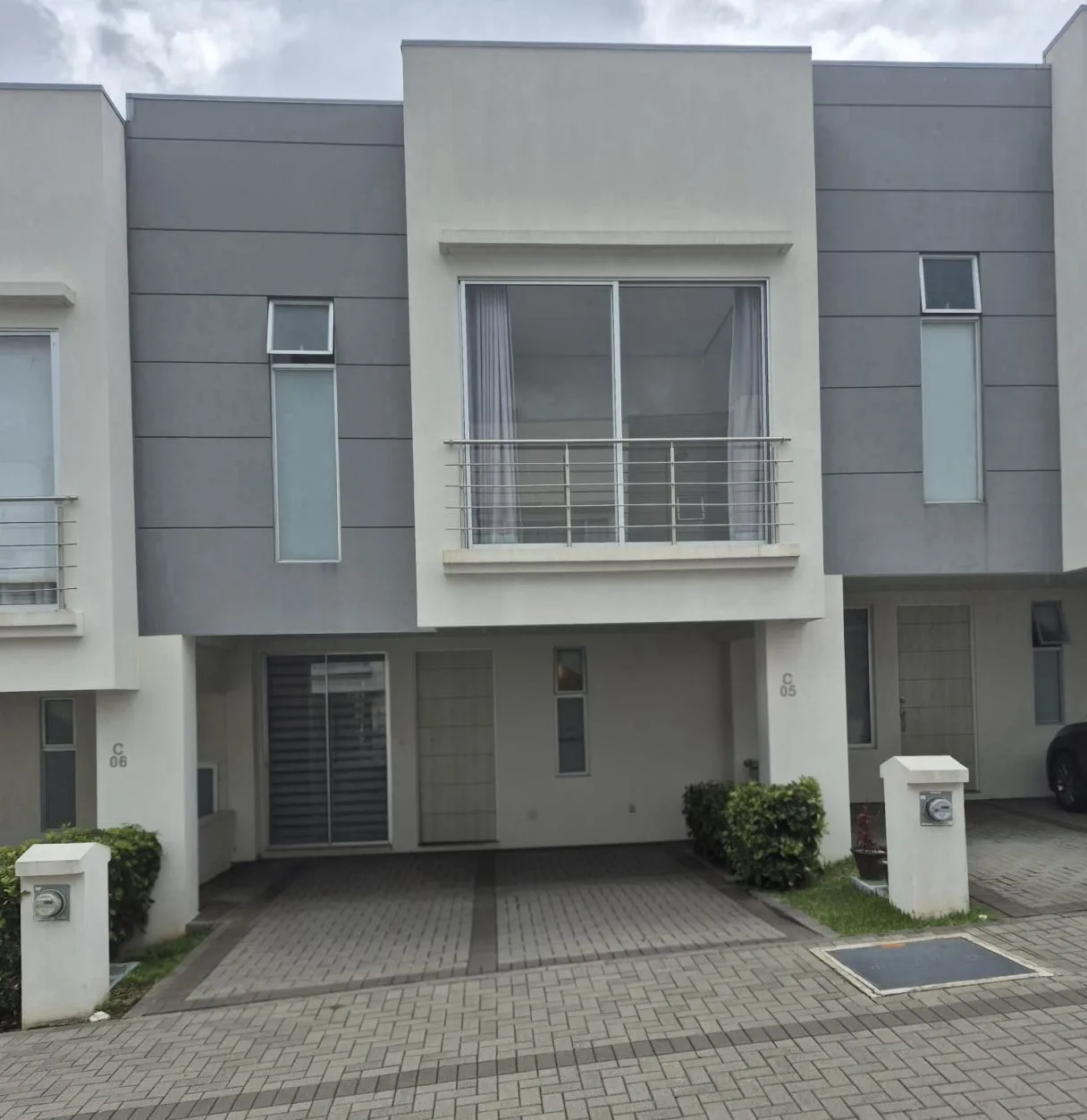 House for Sale in Bougainvillea Condominium – Santo Domingo de Heredia