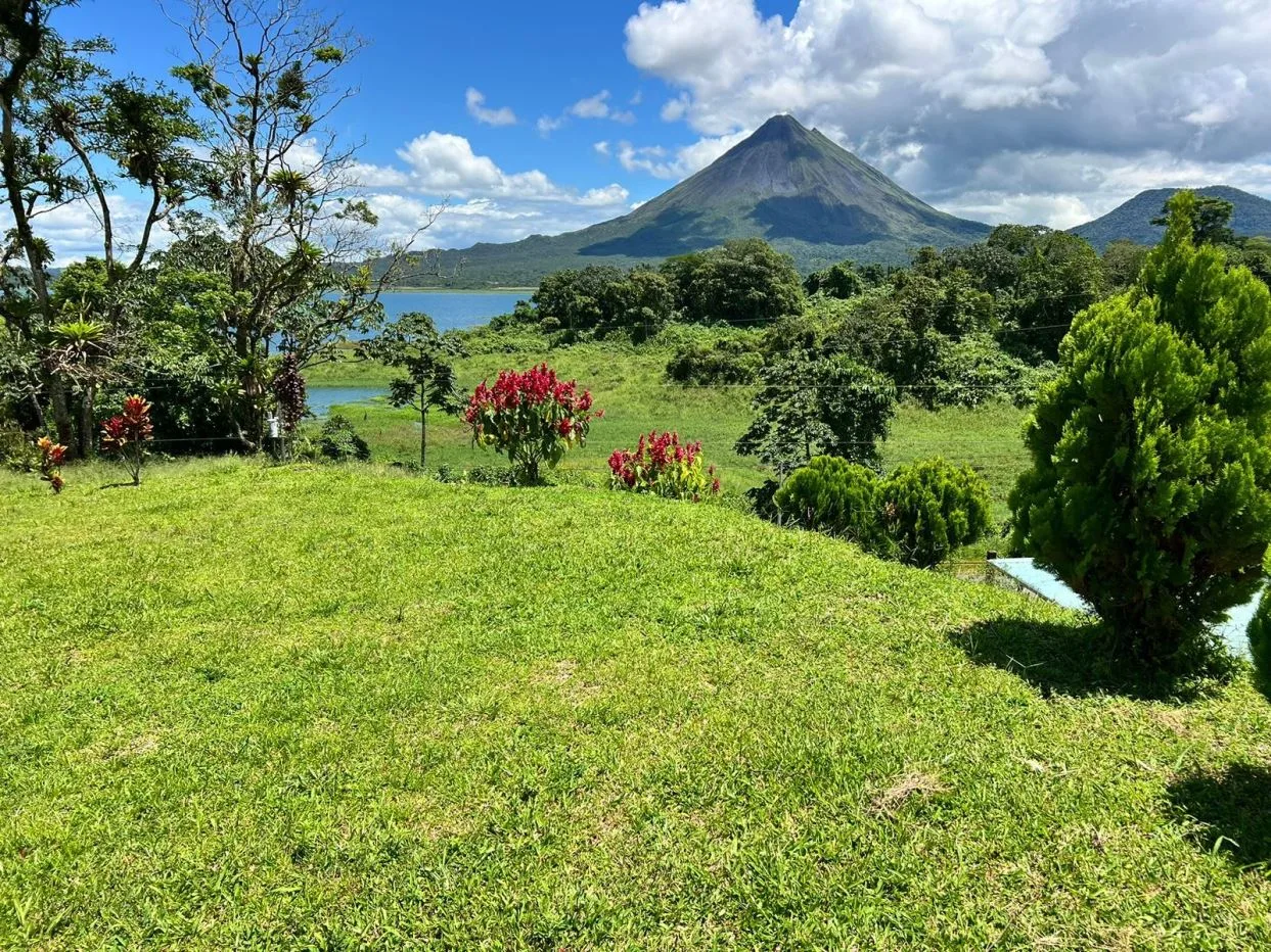Prestigious Lakeview Lot in El Fosforo with Unobstructed Arenal Volcano &amp; Lake Views.