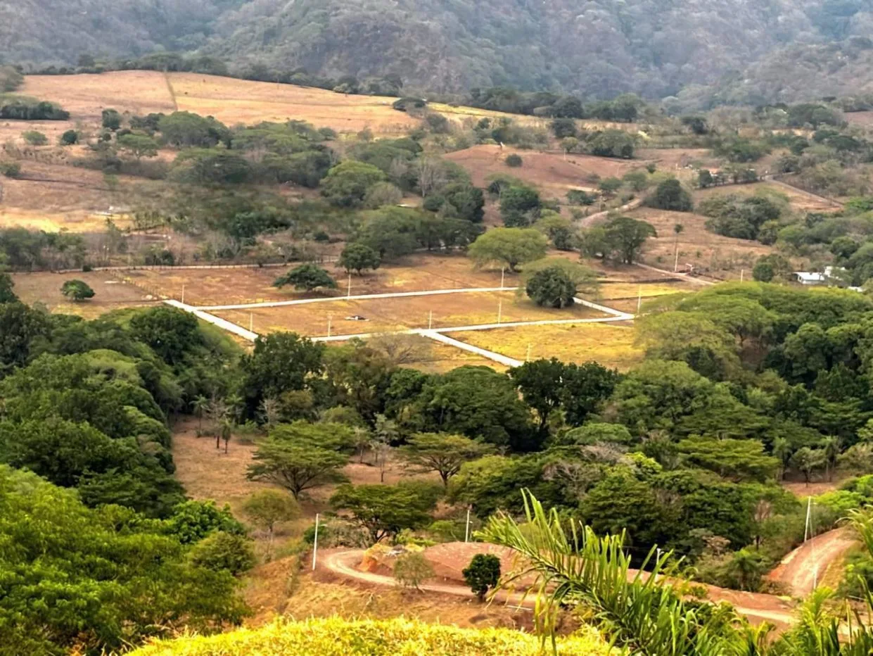 Lote commercial/residencial de 2000m2 y 5000m2 en $110,000 en Balsilla
