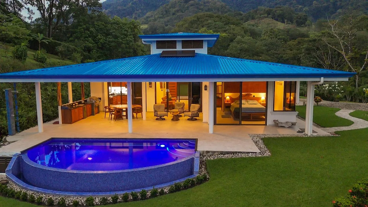 Private 2-Bed Hacienda with Ocean &amp; Mountain Views, Pool &amp; Development Potential in Ojochal