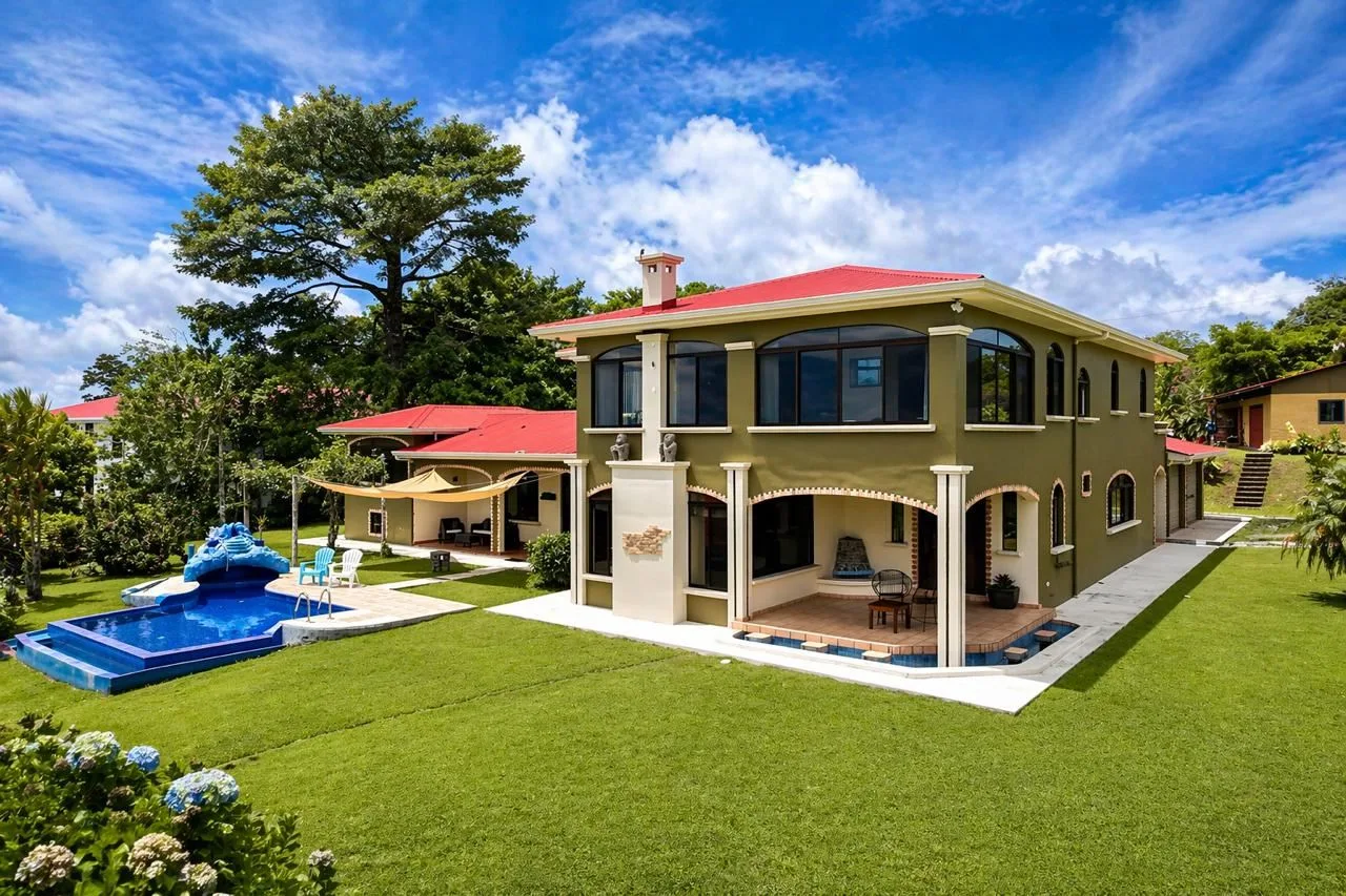 Lake Arenal Guanacaste Luxury Estate | 9 Bedrooms, Guest House, Infinity Pool &amp; Workshop | Villa Alba Nueva