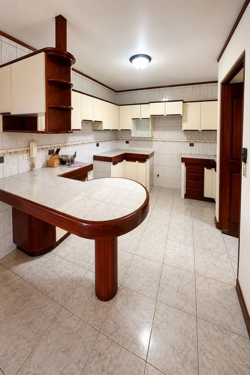 Luxury Corner Home in Residencial Quizarco, Santo Domingo de Heredia | 581 m² Lot &amp; 313.56 m² Construction — photo 4