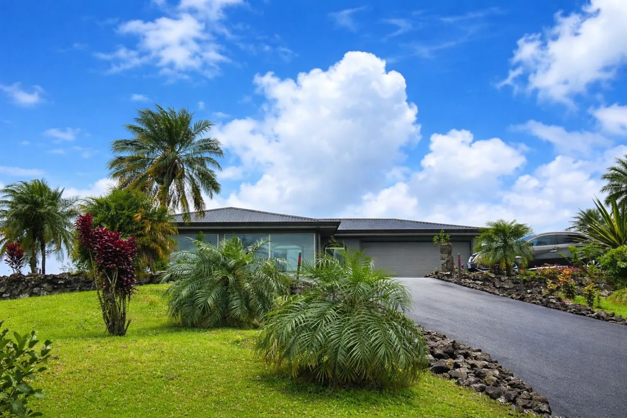 Luxury 10-Acre Estate in Gated Community - Panoramic Lake Arenal &amp; Volcano Views