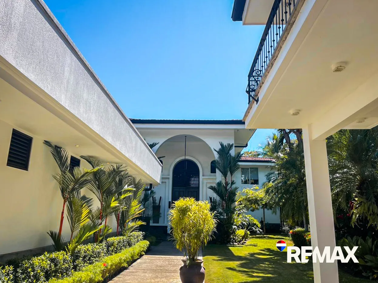 Turnkey Oceanfront Investment on Millionaires Row + Adjacent Lot — photo 5