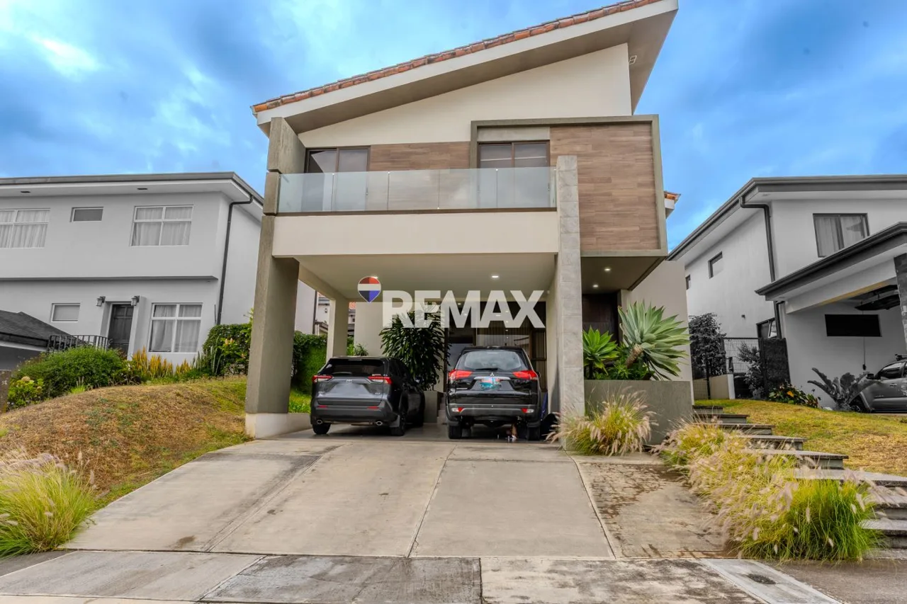 High-end Home for Sale in Santo Domingo, Heredia | Exclusive Gated Community — photo 2