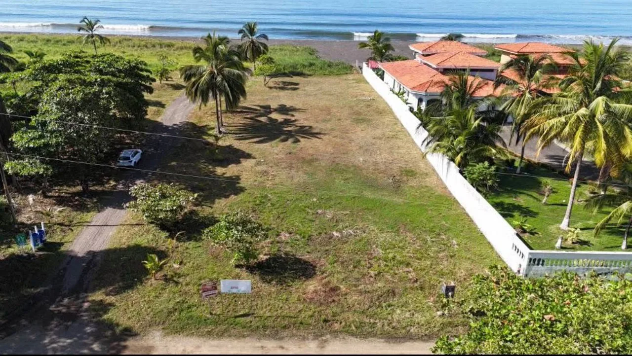 Beachfront Property for Sale in Bajamar, Garabito