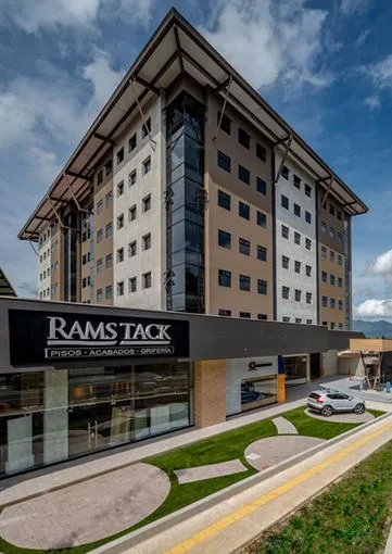 Office for Rent or Sale – 411 m² at Oficentro Momentum Pinares, Curridabat