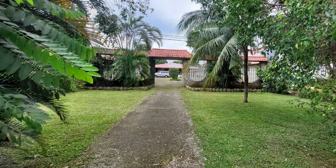 🌴 Luxury Vacation Property in Esparza – 4 Bedrooms + Independent Studio | Renovated Pool | Proven Airbnb Income!