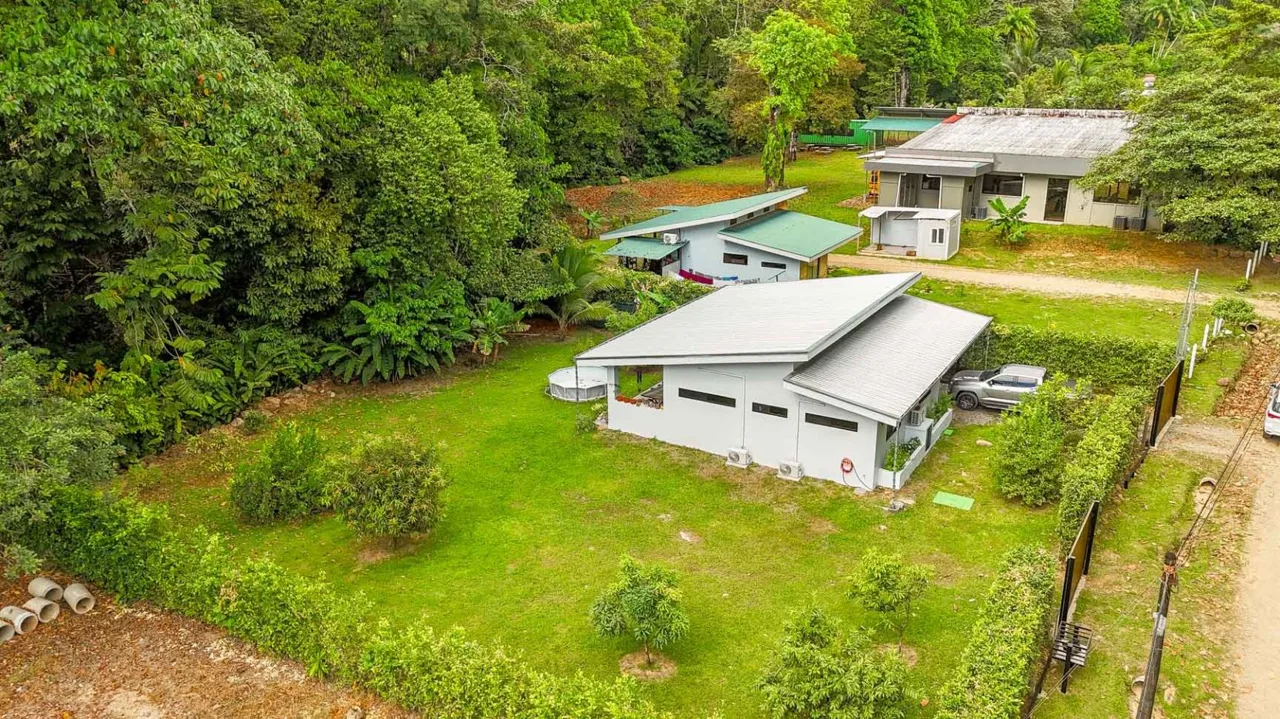 3-Bed Home on Calle Principal Ojochal with River &amp; Jungle