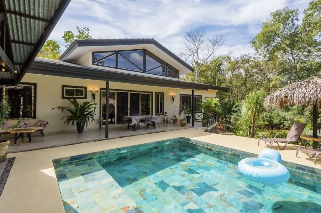 Casa Tempisque ~ Tranquil Retreat in Matapalo with Pool &amp; BBQ Rancho