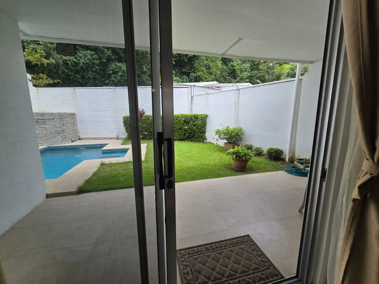 Herradura Beach Tropical Retreat Three-Bedroom House