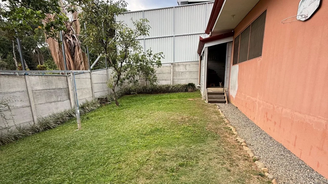 House for Sale with Flat Lot in La Bonita de Rivas – Pérez Zeledón — photo 4