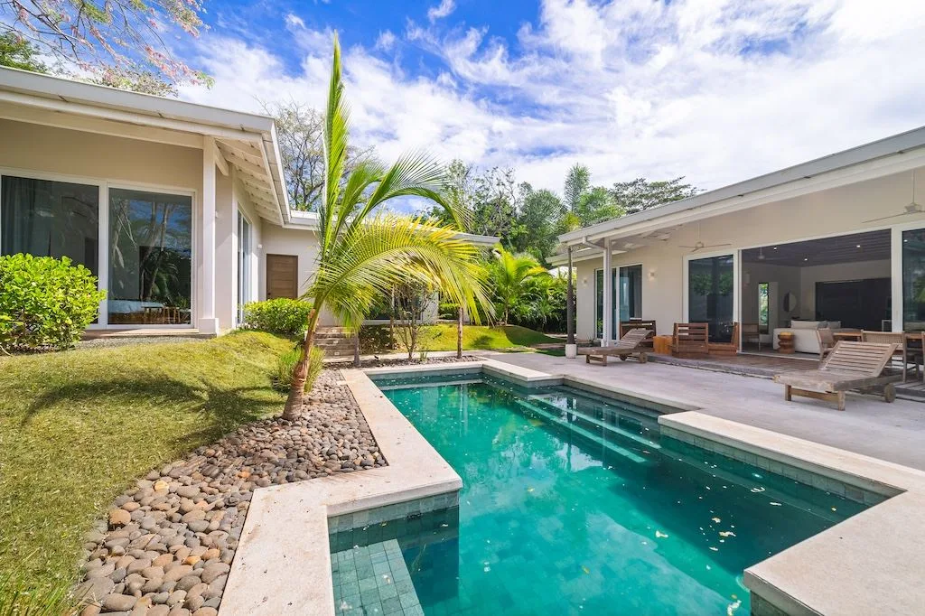 4-Bedroom Luxury Home with 2-Bedroom Guest House in Tamarindo Park