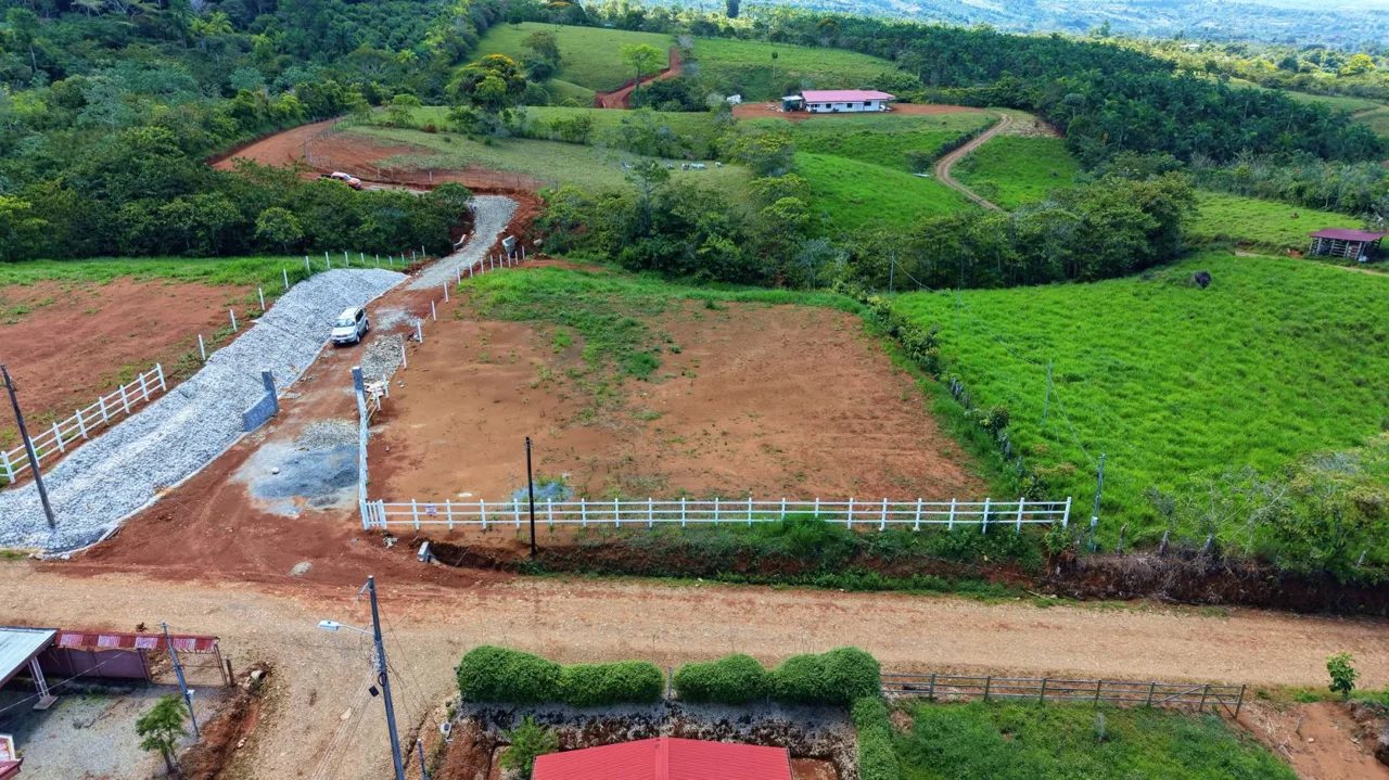 For Sale! 0.67-Acre Exclusive Lot in Arco Iris, Cajón: With Natural Water Spring &amp; Prime Topography — photo 5