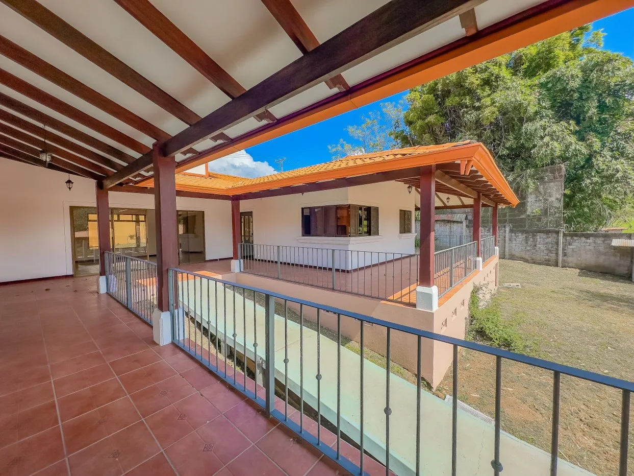 Spectacular property located in a strategic area. — photo 2