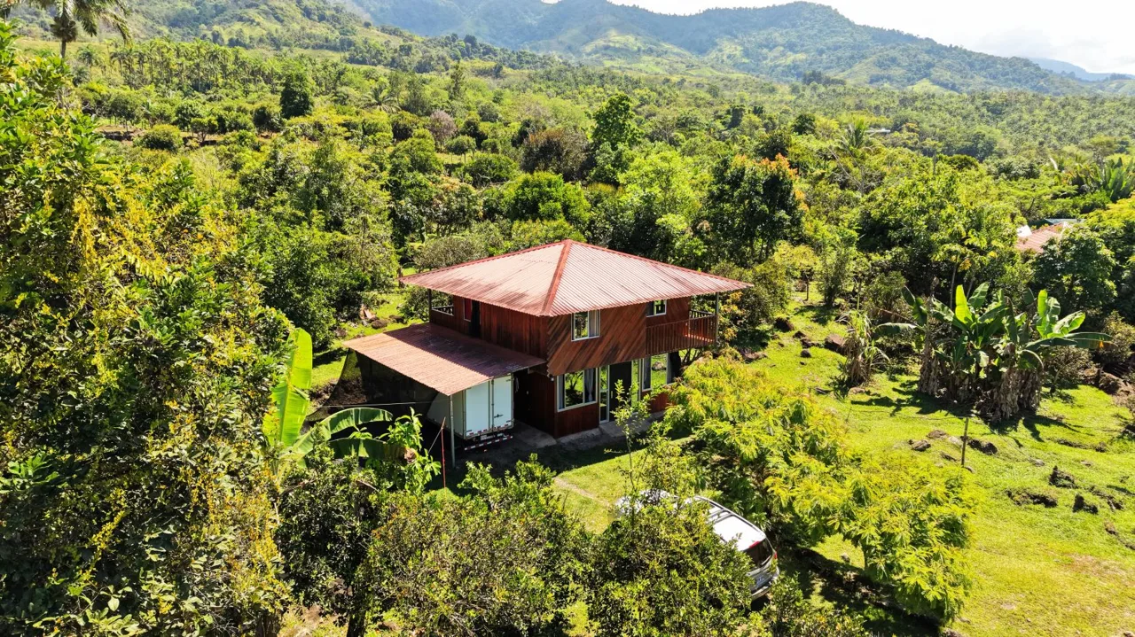 Rural House for Sale with Mountain Views in San Pedrito de Cajón, Pérez Zeledón – 2,664 m² of Nature and a Nearby River