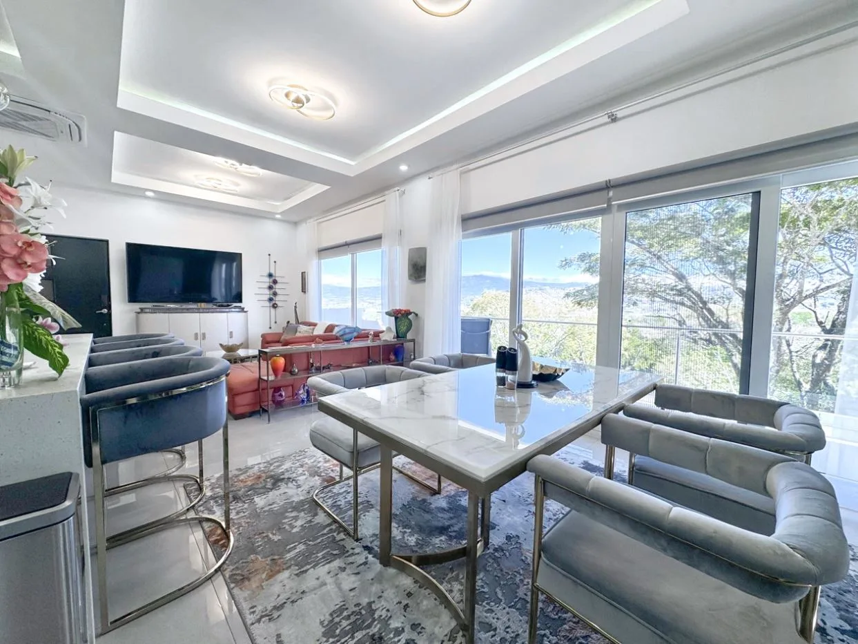 Penthouse West Heights | Santa Ana Urban Living