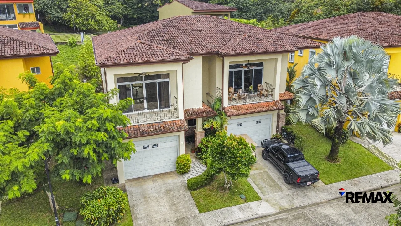 Beachside Lifestyle in Las Lomas