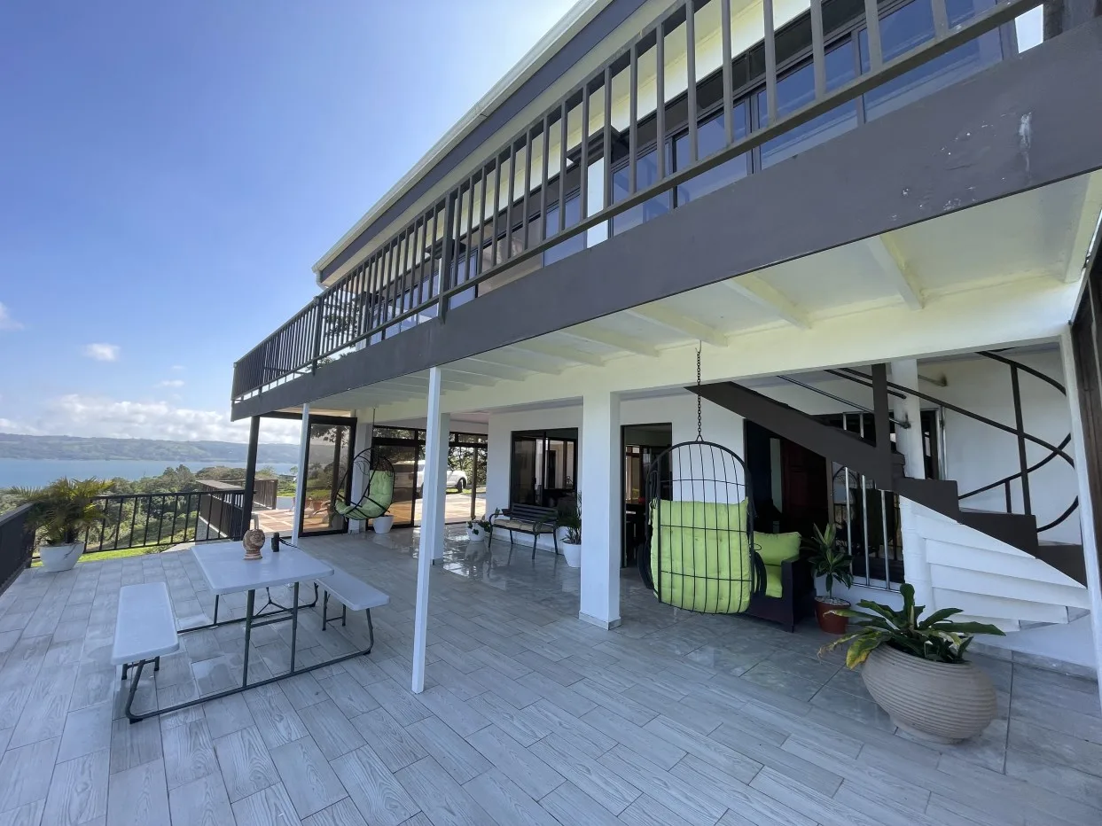lake Arenal Country home