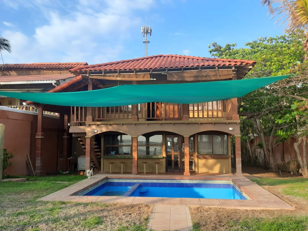 SALE BEACH FRONT HOUSE PLAYA TIVIVES – PUNTARENAS