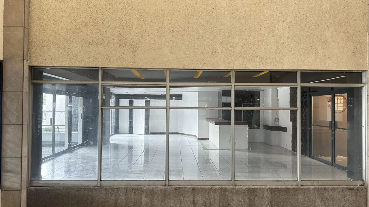 High-Visibility Commercial Space in Paseo Colón — photo 3